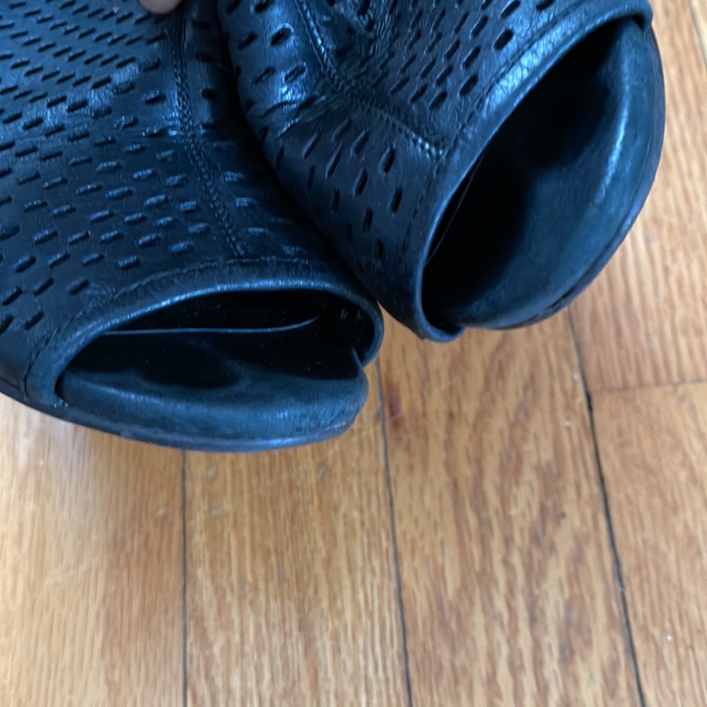 Lucky Brand Rozina Cutout Wedge Sandal - Picture 6 of 10